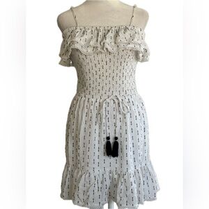 Lost+wander Juniors’ Off-the-Shoulder Tiered White Dress